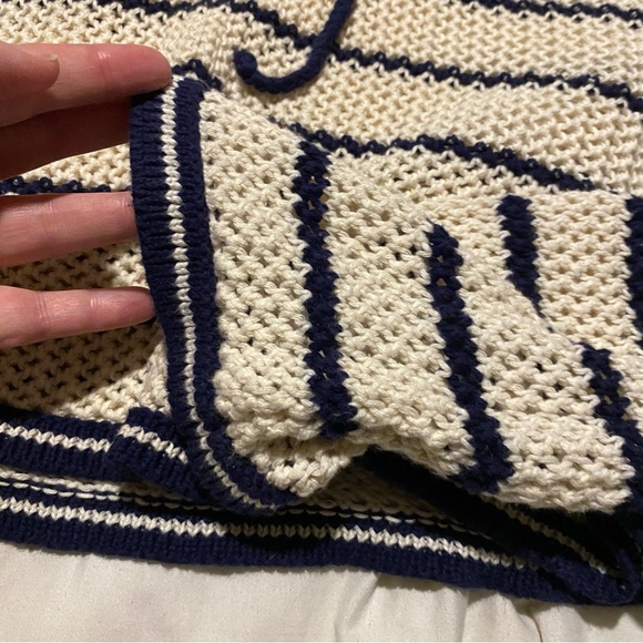 OFFLINE AERIE Striped Cream and Black cropped Hooded beach sweater XL - Picture 5 of 6